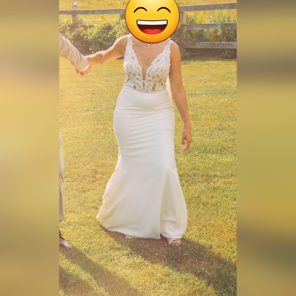 Wedding Gown - Picture 3 of 10